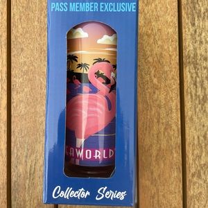 Pass Member EXCLUSIVE Seaworld Glass 🦩 Flamingo